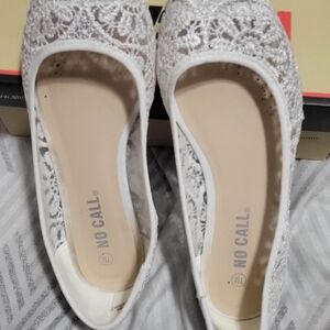 Women's White Lace Flats